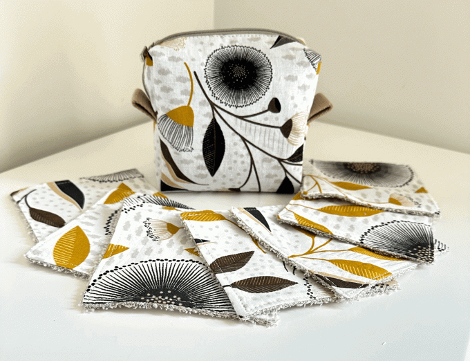POCHETTE ET 7 LINGETTES